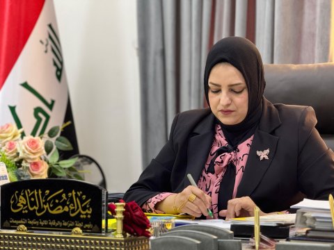 الناهي تدعو  لإنصاف العاملين في مياه الصرف الصحي في البصرة ومنحهم مخصصات خطورة وقطع أراضٍ