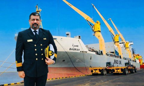 وصول الباخرة (البصرة) إلى ميناء أم قصر الجنوبي محمّلة بشحنة من المواد الغذائية